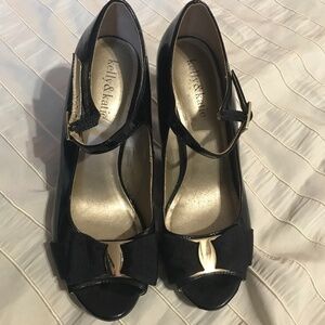 Faux patent leather heel sandals